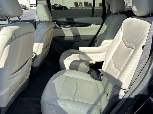 Used 2022 Cadillac XT6 Premium Luxury image 26