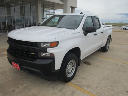 Used 2019 Chevrolet Silverado 1500 W/T w/ WT Convenience Package AWD/4WD image 2