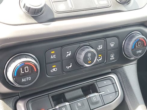 Certified 2022 GMC Acadia AT4 w/ Trailering Package AWD/4WD image 19