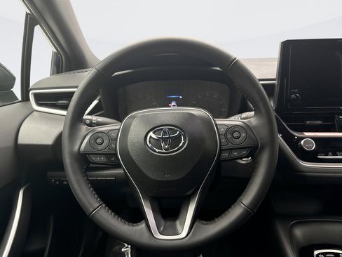 Used 2025 Toyota Corolla SE image 12