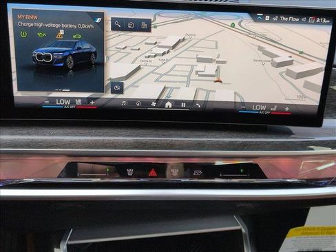 New 2026 BMW 750e xDrive image 12