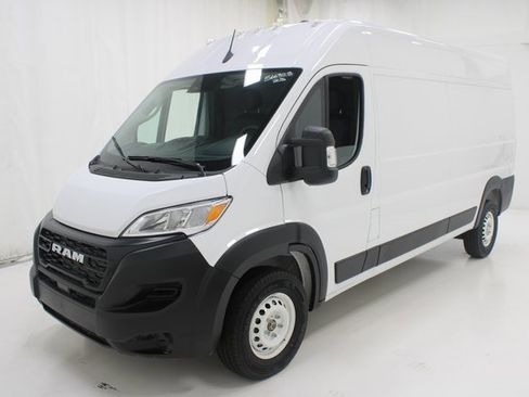 Used 2025 RAM ProMaster 2500 w/ Storage Group image 19