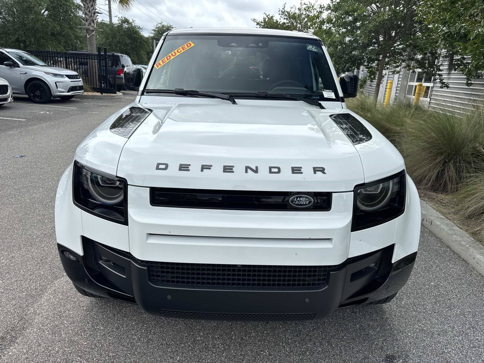 Certified 2026 Land Rover Defender 110 X-Dynamic SE AWD/4WD image 8