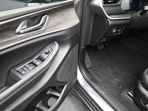 New 2026 Jeep Grand Cherokee Altitude image 14