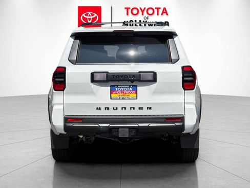New 2026 Toyota 4Runner SR5 AWD/4WD image 5
