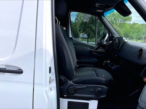 Used 2023 Mercedes-Benz Sprinter 2500 image 6