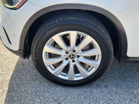 Used 2021 Mercedes-Benz GLC 300 4MATIC image 7