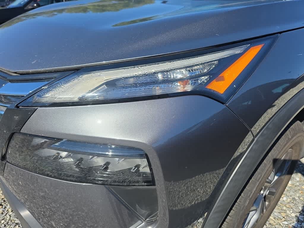 Used 2024 Nissan Rogue S FWD image 2