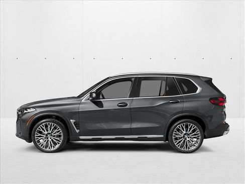 New 2025 BMW X5 xDrive40i w/ Premium Package image 3