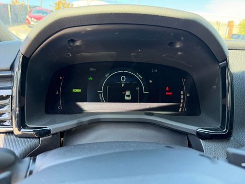 Used 2025 Toyota Camry SE FWD image 35