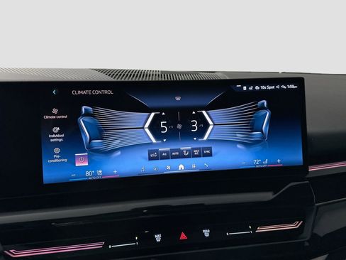 Certified 2025 BMW 530i w/ M Sport Package image 24