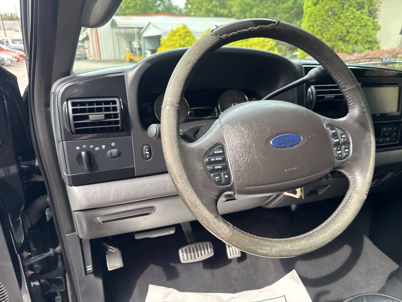 Used 2005 Ford F350 Lariat AWD/4WD image 21