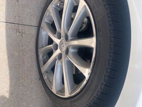 Used 2015 Toyota Avalon XLE Touring FWD image 2