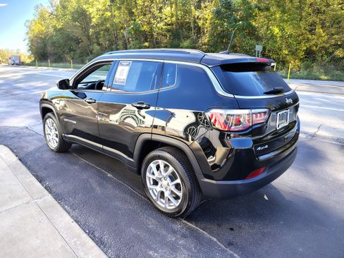 Certified 2023 Jeep Compass Latitude image 7