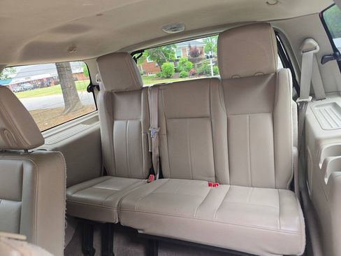 Used 2013 Ford Expedition Limited RWD image 12