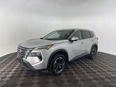 Certified 2024 Nissan Rogue SV image 3