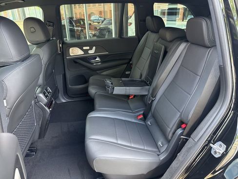 Certified 2025 Mercedes-Benz GLS 450 4MATIC image 19