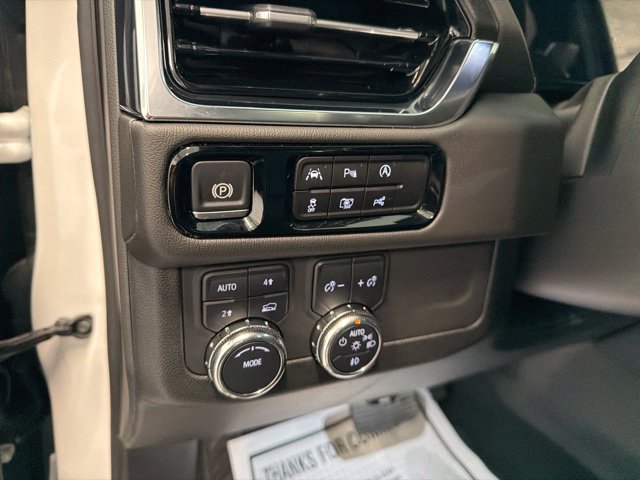 Used 2025 GMC Yukon Denali w/ Sun & Power Step Package AWD/4WD image 27