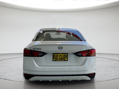 Used 2025 Nissan Altima 2.5 SV FWD image 4