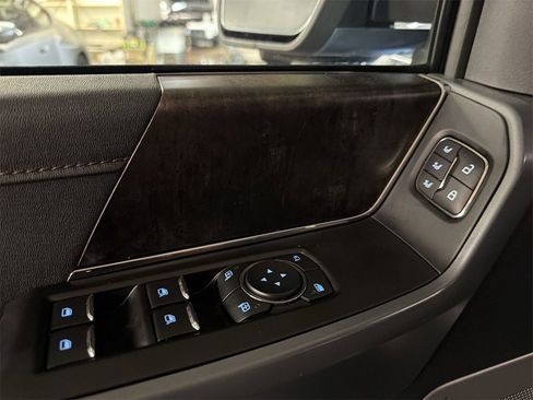 Used 2023 Ford F150 Lightning Lariat image 15