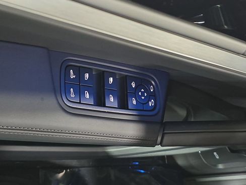 New 2026 Porsche Cayenne S image 21