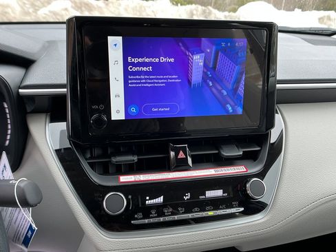 Used 2026 Toyota Corolla Cross L image 16