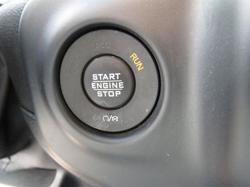 Used 2020 Jeep Wrangler Unlimited Sahara AWD/4WD image 10