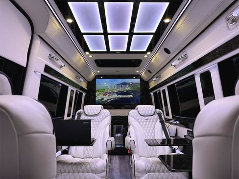 Used 2024 Mercedes-Benz Sprinter 3500 image 26
