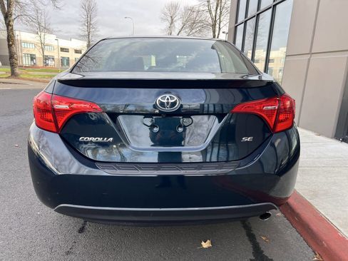 Used 2018 Toyota Corolla SE image 4