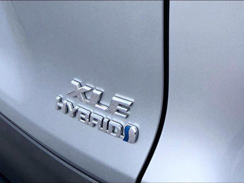 Certified 2023 Toyota RAV4 XLE w/ Convenience Package image 30