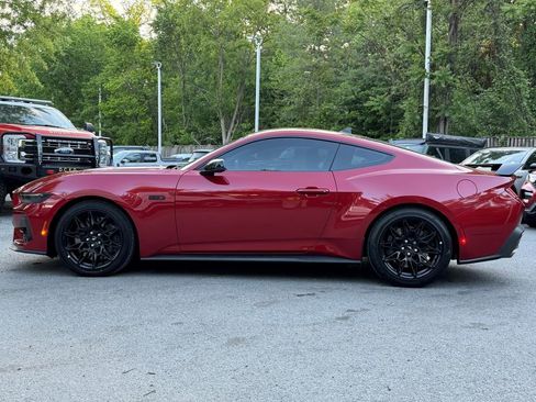 Used 2024 Ford Mustang GT Premium w/ GT Performance Package RWD image 4