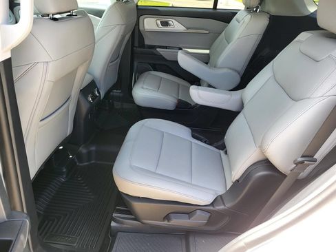 Used 2026 Ford Explorer Active w/ Active Comfort Package RWD image 17