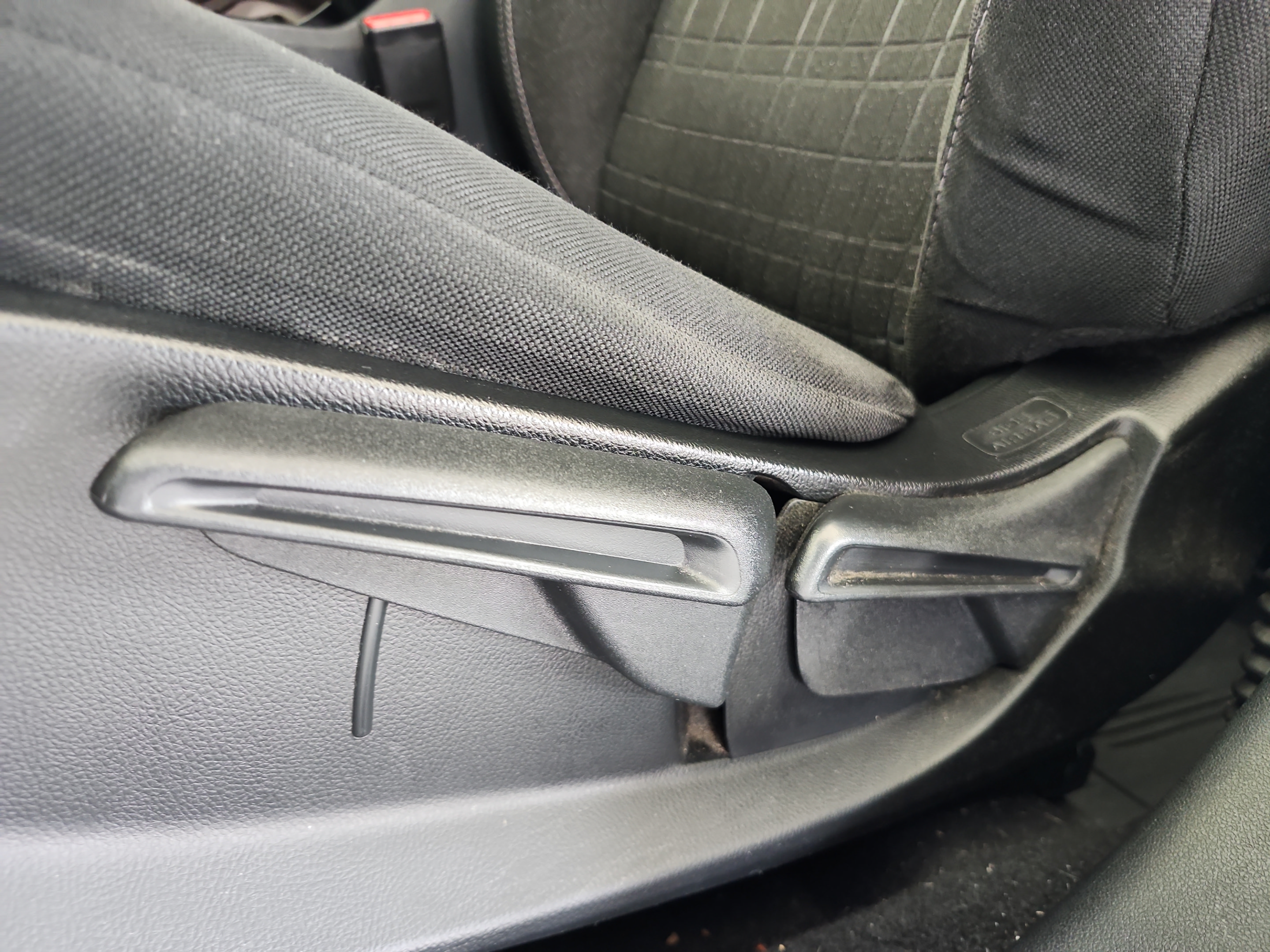 Used 2024 Honda HR-V LX image 15