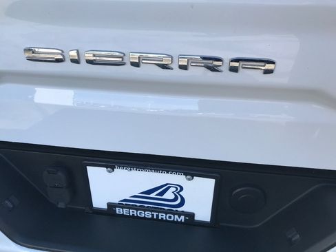 Certified 2022 GMC Sierra 1500 AT4 w/ AT4 Preferred Package AWD/4WD image 26