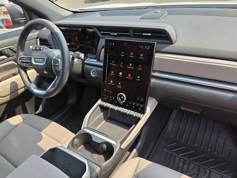 Used 2026 GMC Terrain Elevation w/ Elevation Premium Package AWD/4WD image 11