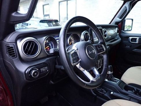 Used 2021 Jeep Wrangler Unlimited Sahara w/ LED Lighting Group AWD/4WD image 15