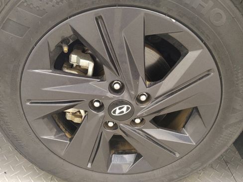 Used 2022 Hyundai Elantra SEL image 31