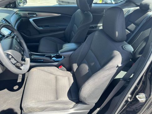 Used 2017 Honda Accord EX image 10