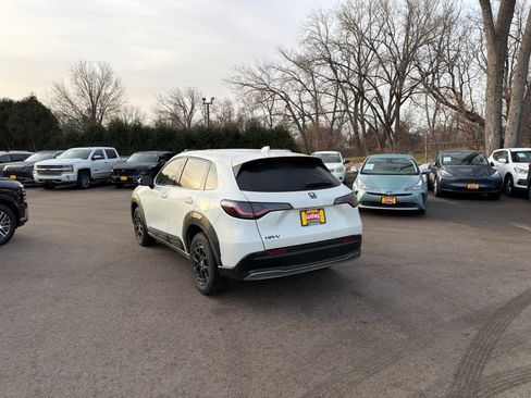 Used 2024 Honda HR-V EX-L image 3