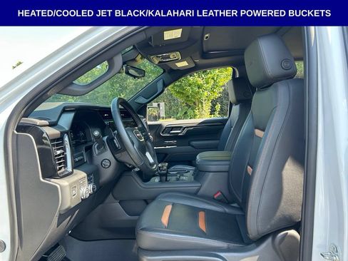 Used 2025 GMC Sierra 1500 AT4 w/ AT4 Premium Package AWD/4WD image 6
