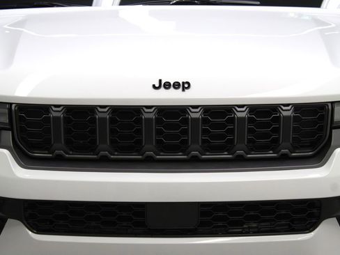 New 2026 Jeep Grand Cherokee Laredo image 37