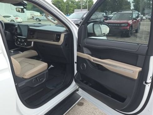 Used 2022 Ford Expedition Max Limited AWD/4WD image 31