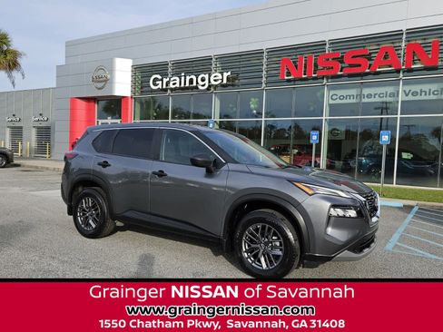 Used 2023 Nissan Rogue S image 1