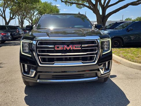 Used 2024 GMC Yukon XL SLT AWD/4WD image 2