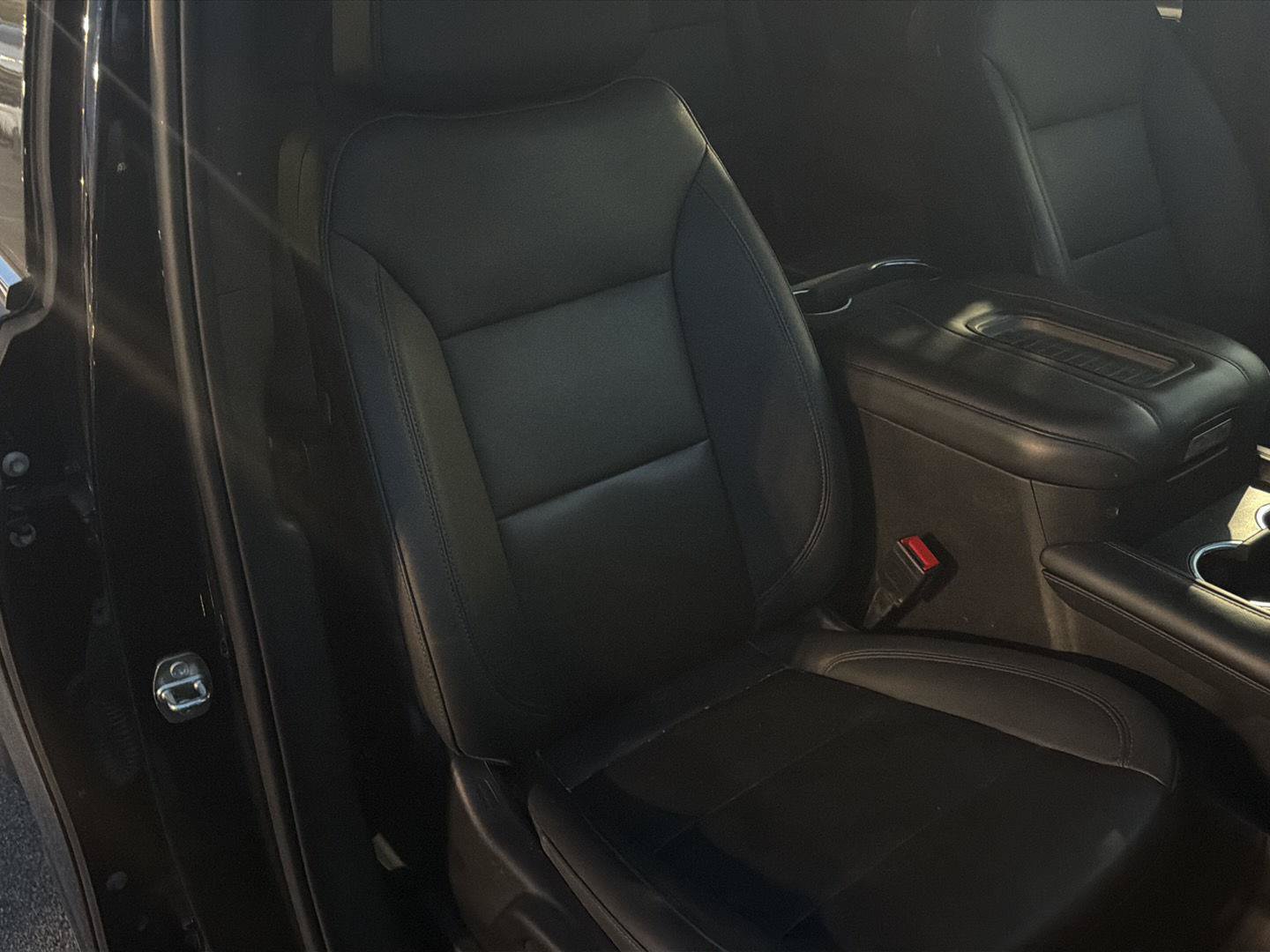 Used 2022 Chevrolet Tahoe LT w/ Luxury Package RWD image 14