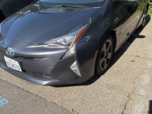 Used 2017 Toyota Prius Three Touring w/ Carpet Mat Package FWD image 1