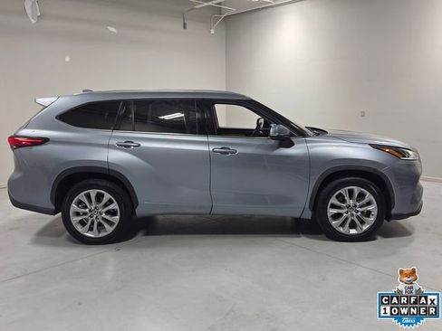 Used 2021 Toyota Highlander Limited image 16