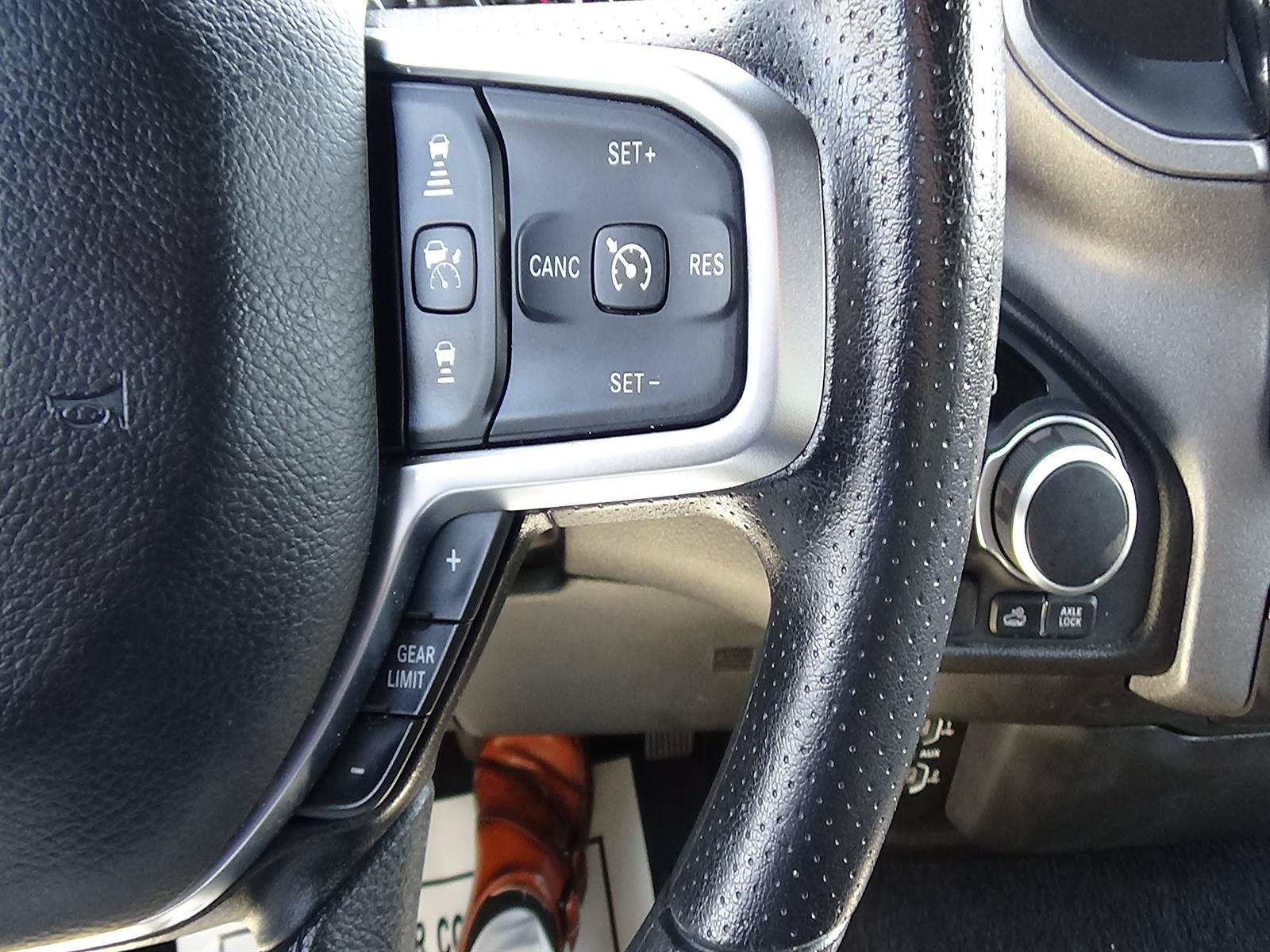 Used 2025 RAM 1500 Warlock AWD/4WD image 22