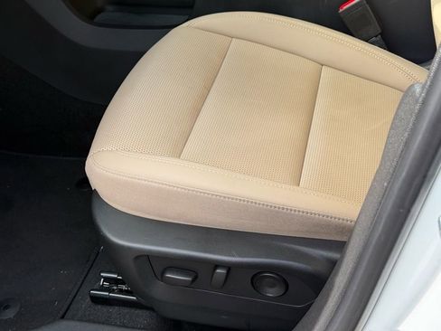 Used 2025 Buick Envision Preferred image 16