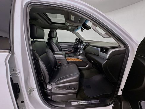 Used 2018 Chevrolet Suburban Premier image 32